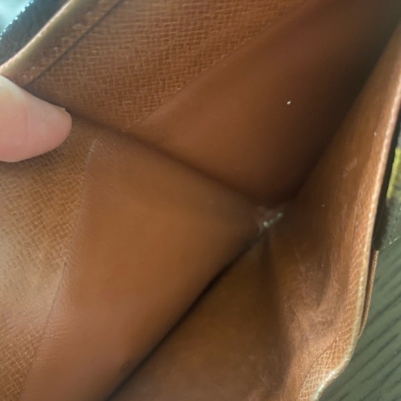 Vintage LV Wallet - Picture 10 of 13